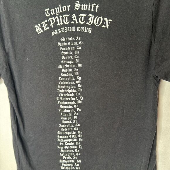 Taylor Swift Authentic 2018 Reputation Stadium Tour T-shirt. Size Small. - Picture 5 of 5